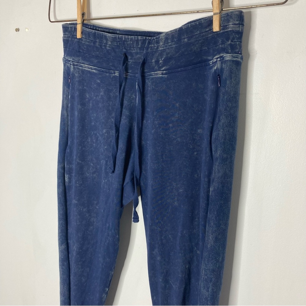 PINK Yoga Victoria's Secret Size Medium Blue Wash Out Joggers Sweatpants - Picture 3 of 9